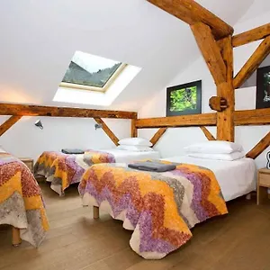  Lodge Hideout France